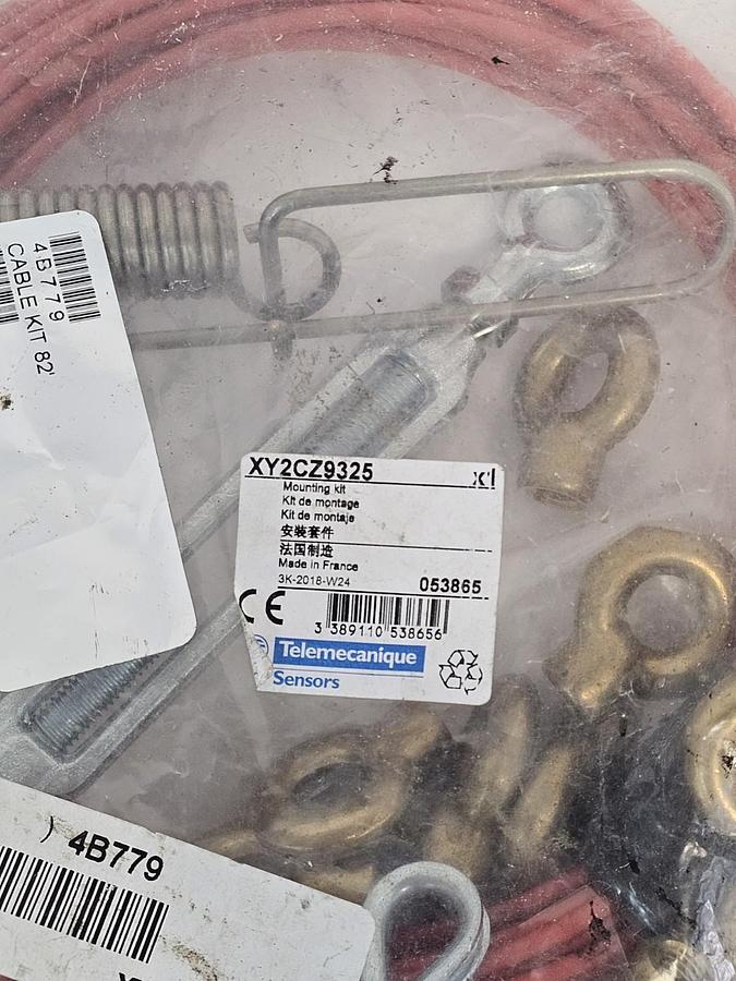 Used TELEMECANIQUE XY2CZ9325 PARTIAL MOUNTING KIT EMERGENCY STOP ROPE PULL SWITCH
