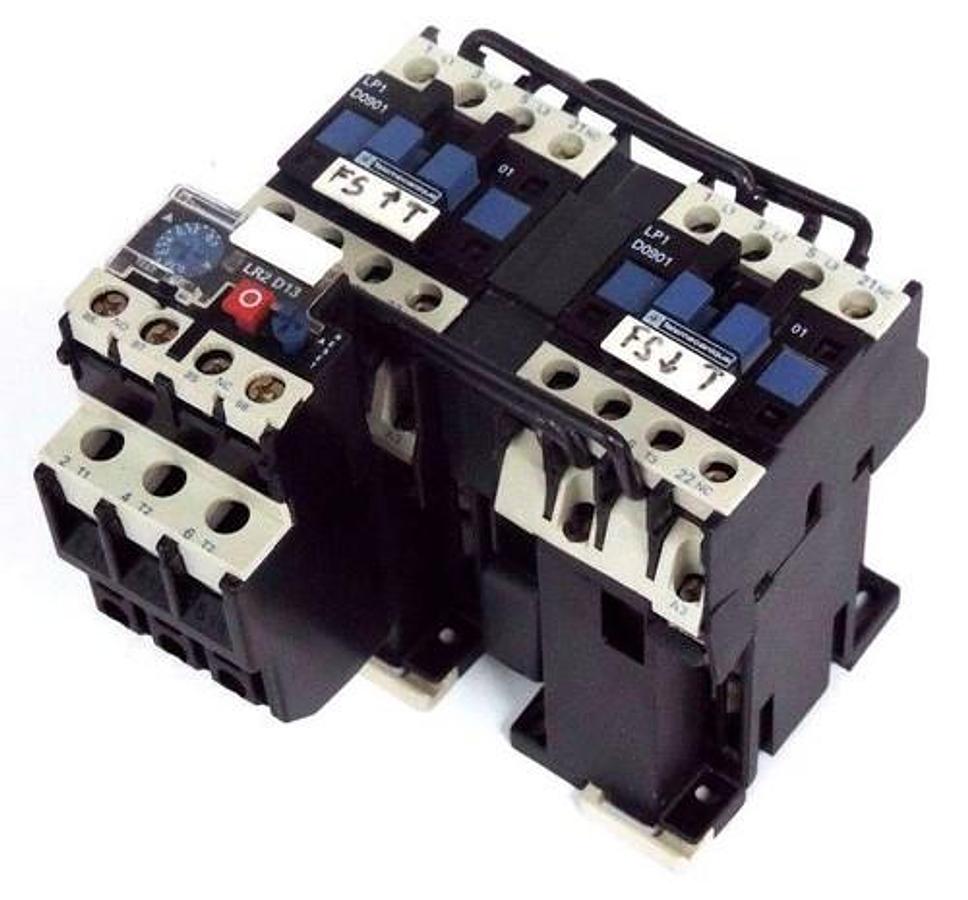 Used TELEMECANIQUE LP2D0901 REVERSING CONTACTOR W/ LR2D1301 OVERLOAD RELAY