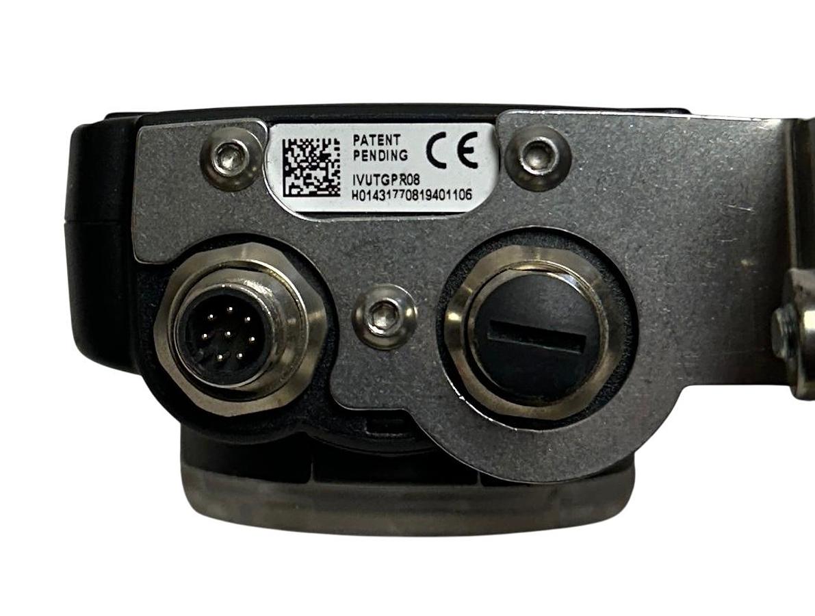 Used BANNER IVUTGPR08 / 81940 iVu SERIES IMAGE SENSOR I/O 8mm PNP RED w/ BRACKET USNP
