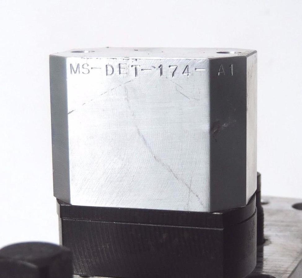 Used PARKER P1D4J040MCE0150NNNNN SER. P1D CYLINDER W/ MS-DET-174-A1 HEAD