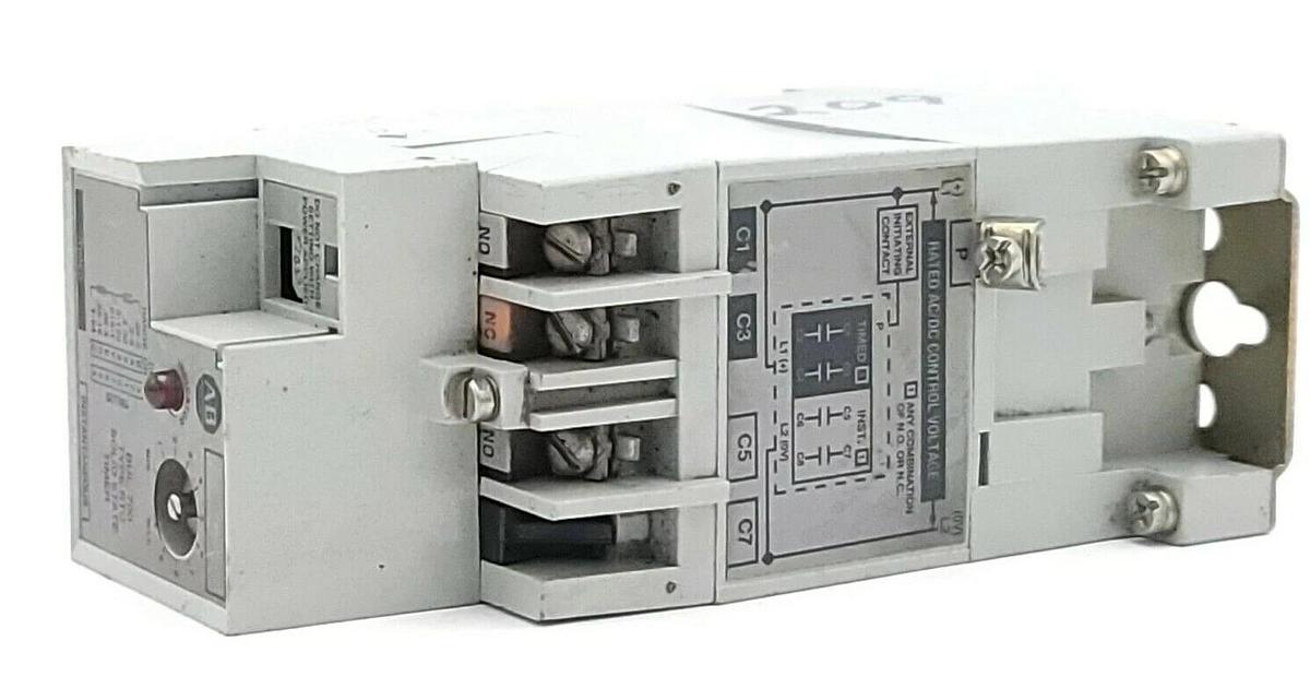 Used ALLEN BRADLEY 700-RTC00000U1 SOLID-STATE TIMING RELAY 120V DC SER. A