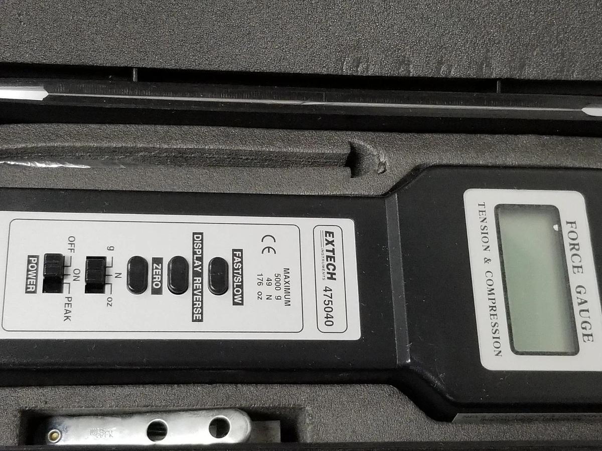 Used EXTECH 475040 TENSION & COMPRESSION FORCE GAUGE 5000G 49N 176oz. W/ ATTACHMENTS