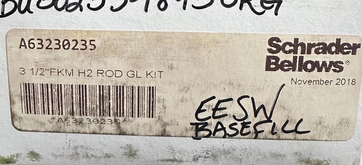 NEW SCHRADER BELLOWS / PARKER A63230235 3-1/2'' FKM PH-2 ROD GLAND CARTRIDGE KIT
