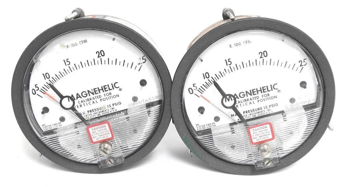 Used LOT OF 2 DWYER 12-167004-00 MAGNEHELIC PRESSURE GAUGES X 100 CFM, 1216700400