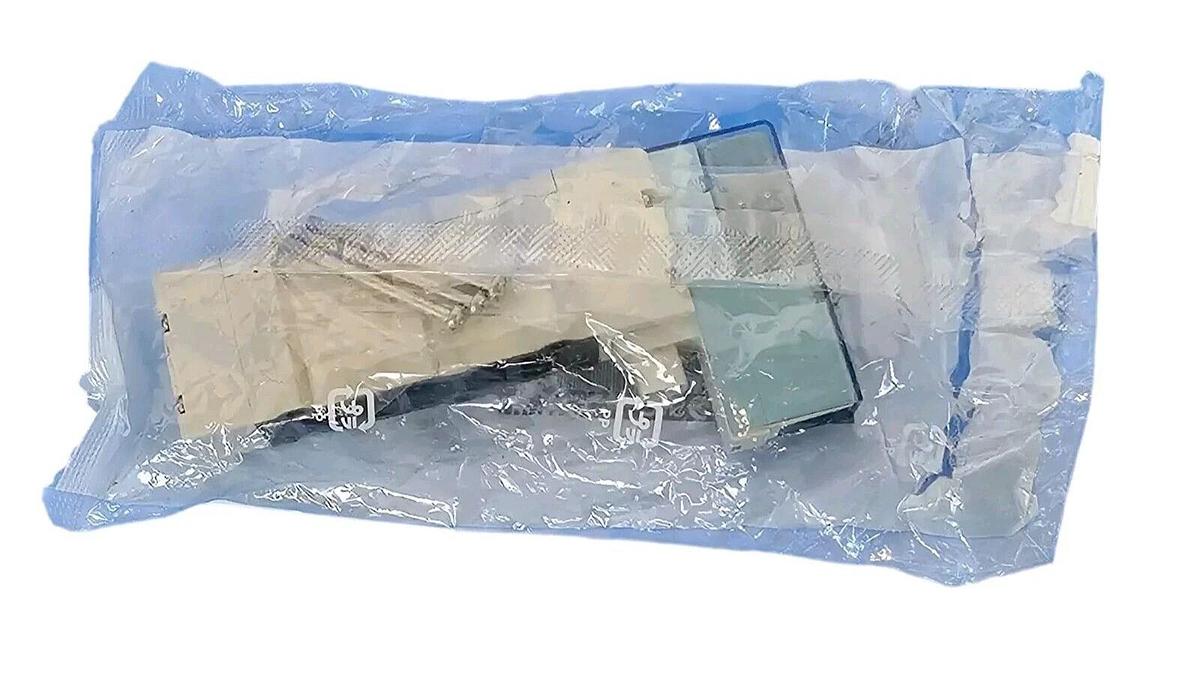 Used NEW SMC SY7300-5U1 SOLENOID VALVE 5 PORT SY73005U1