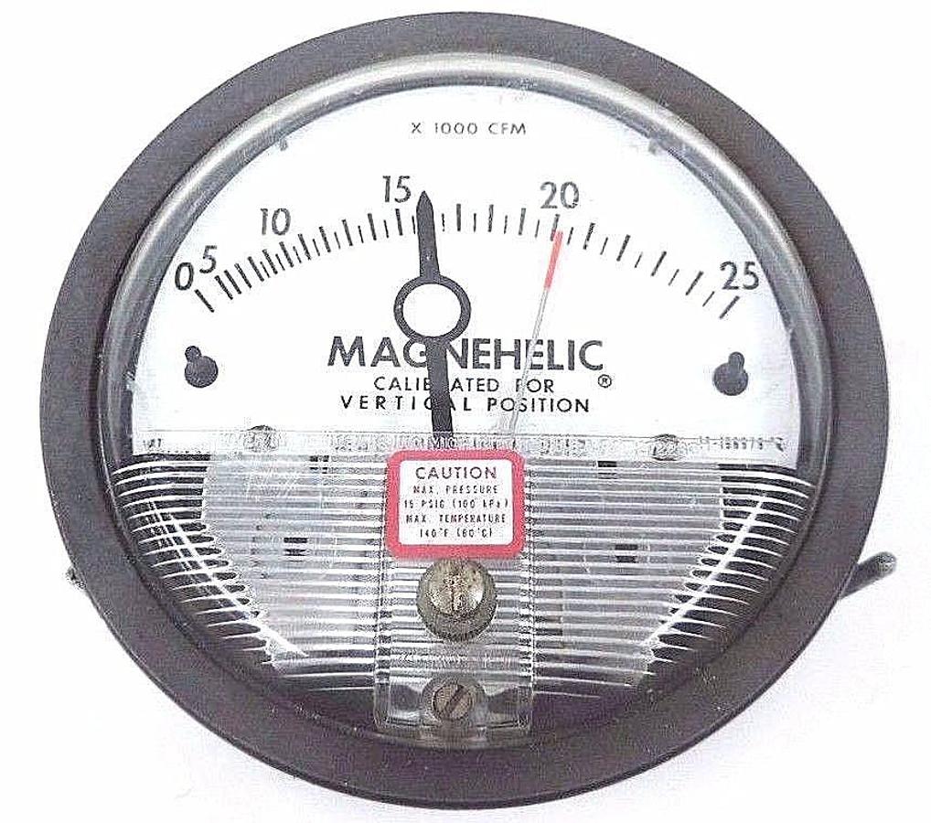 Used DWYER 12-166979-00 MAGNEHELIC PRESSURE GAUGE 12-166979-02 MAG 1-3
