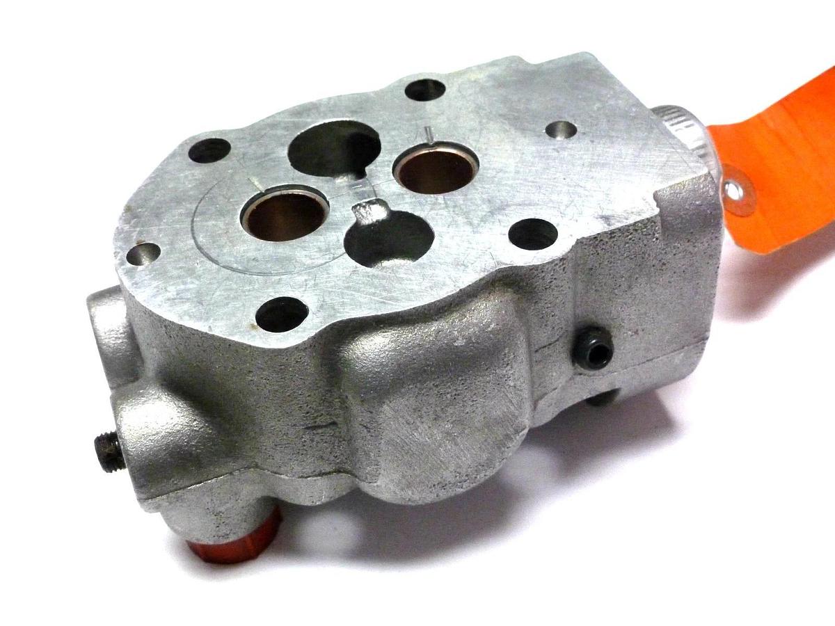 Used YALE 509887800 ROTARY PUMP MADE BY CESSNA US PAT. NO. 2809592