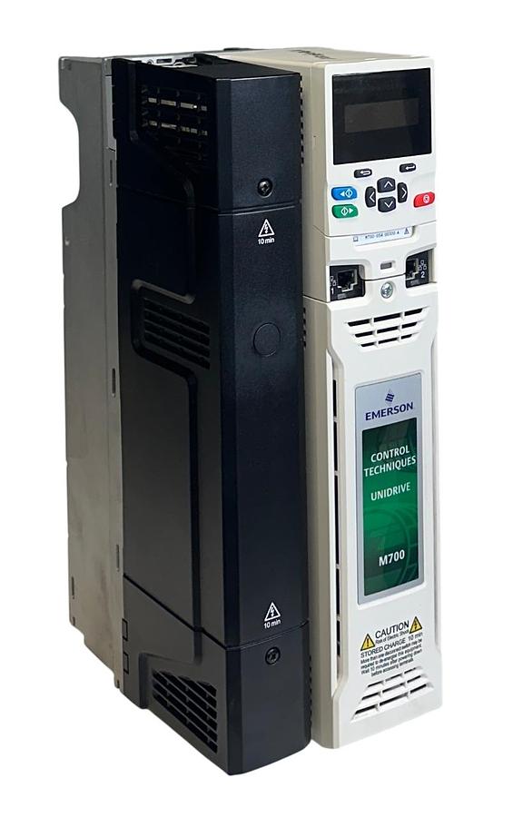Used CONTROL TECHNIQUES M700-054 00300 A / M700 UNIDRIVE 20/20HP 380-480V 3PH USNP