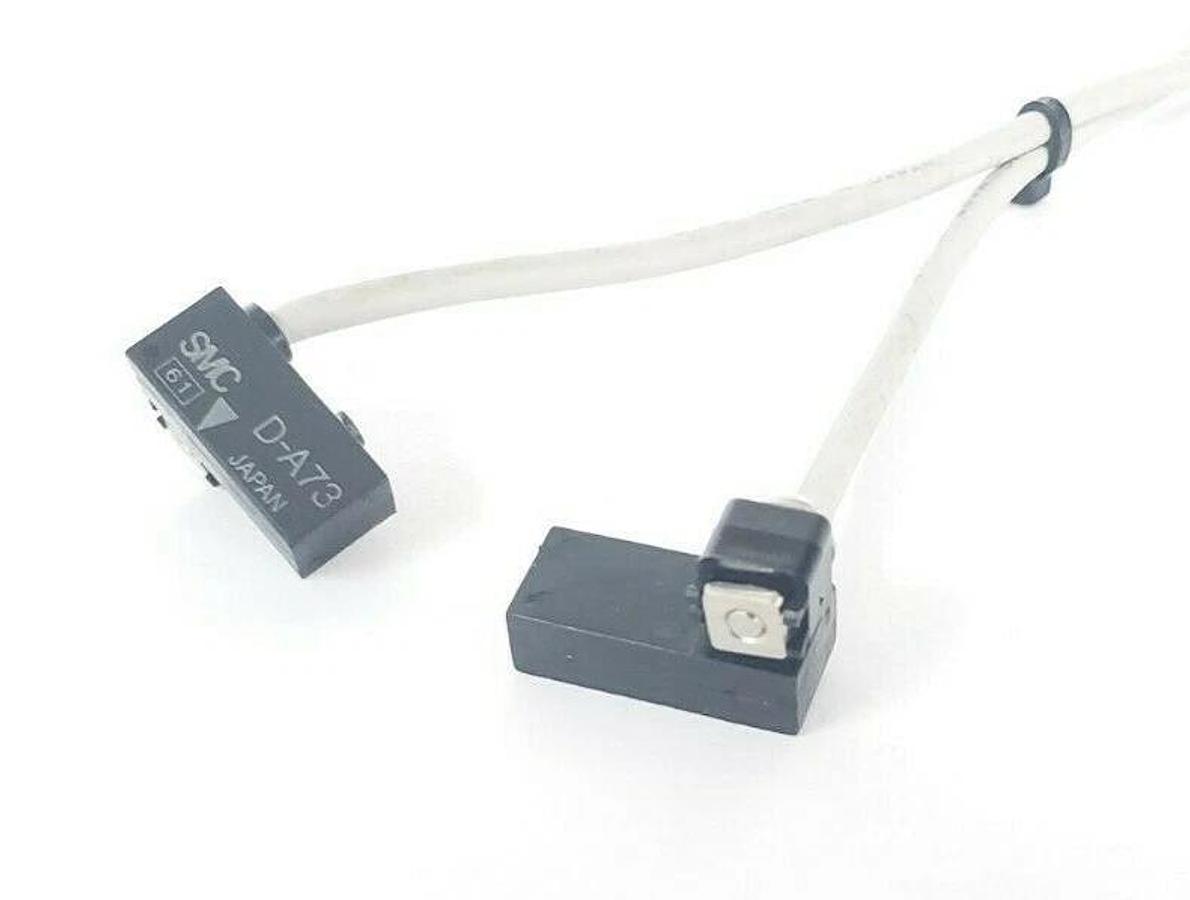 Used LOT OF 2 SMC D-A73 MAGNETIC REED SWITCH SENSORS DA73