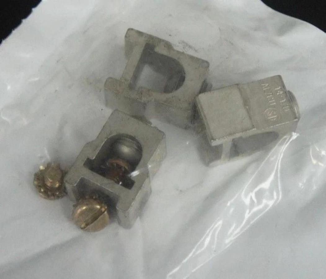Used LOT OF 10 NEW CUTLER HAMMER 624B100G19 TERMINAL KITS (BAGS OF 3)