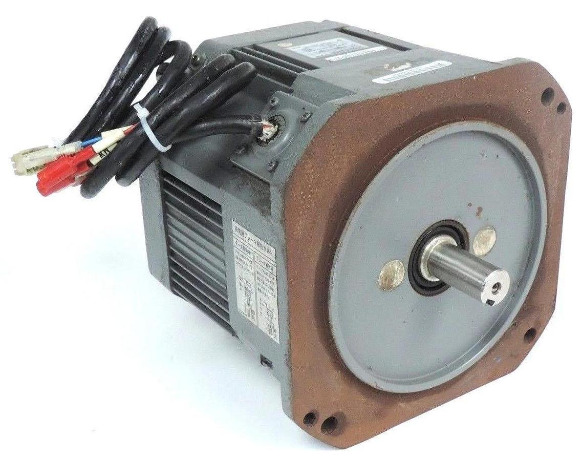 Used YASKAWA USADED-13-YR31 AC SERVO MOTOR 1300W, 9.9A, 2000 R/MIN, USADED13YR31