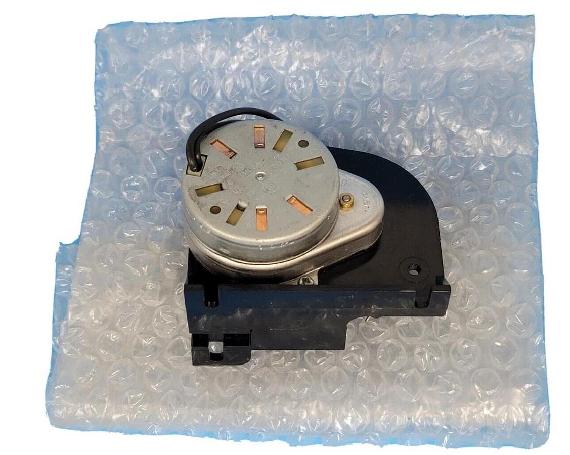 NIB EAGLE SIGNAL TM1A601 TIMER 6-SEC 120V/60HZ