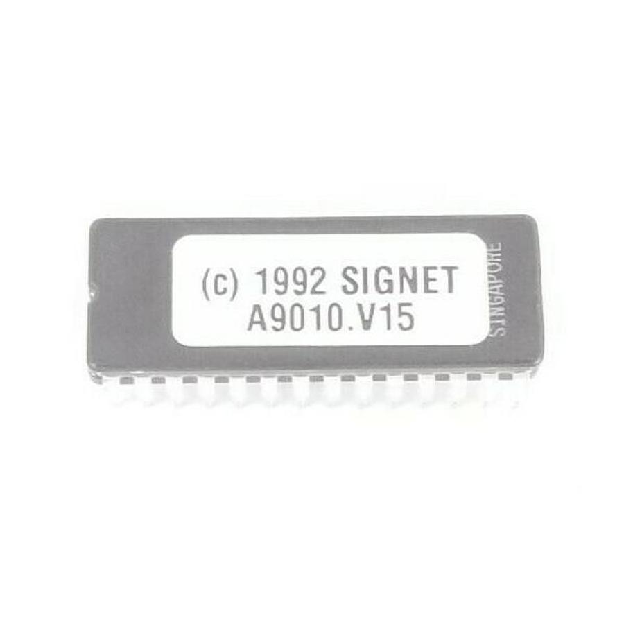 Used GF SIGNET A9010.V15 E-PROM CHIP 28 PIN FOR FLOW CONTROLLER SIGNET 1992