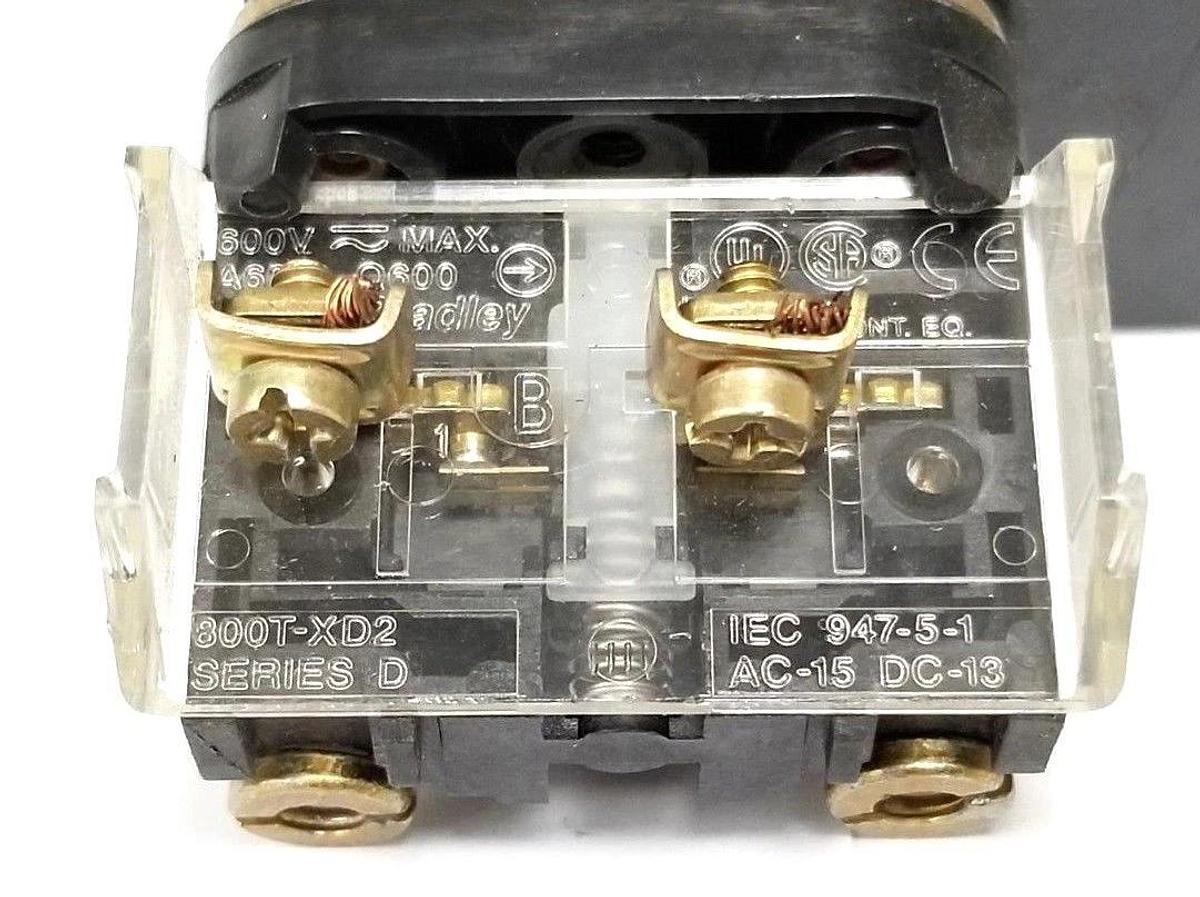 Used ALLEN BRADLEY 800T-B6 PUSHBUTTON 800TB6 SER. T W/ 800T-XD2 SER. D CONTACT