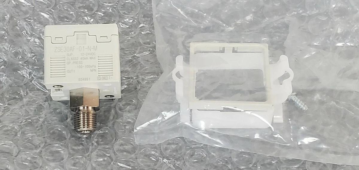 Used NIB SMC ZSE30AF-01-N-MLB PRESSURE SWITCH ZSE30AF01NMLB