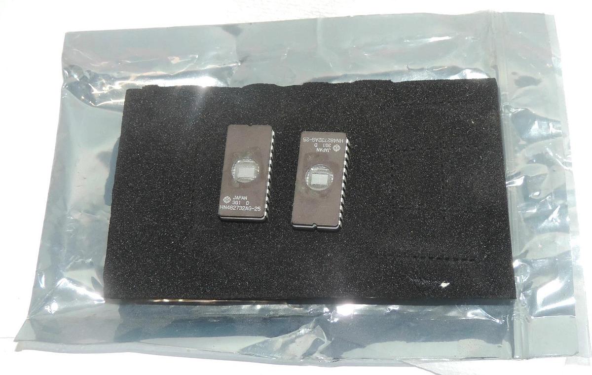 Used LOT OF 2 INTEL HN482732AG-25 CHIPS 24PIN HN482732AG25