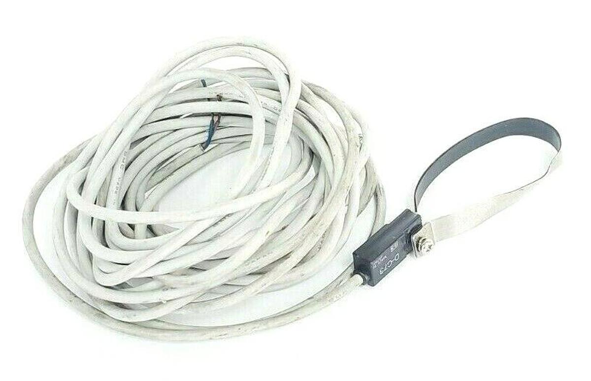 Used SMC D-C73 MAGNETIC REED SWITCH SENSOR DC73