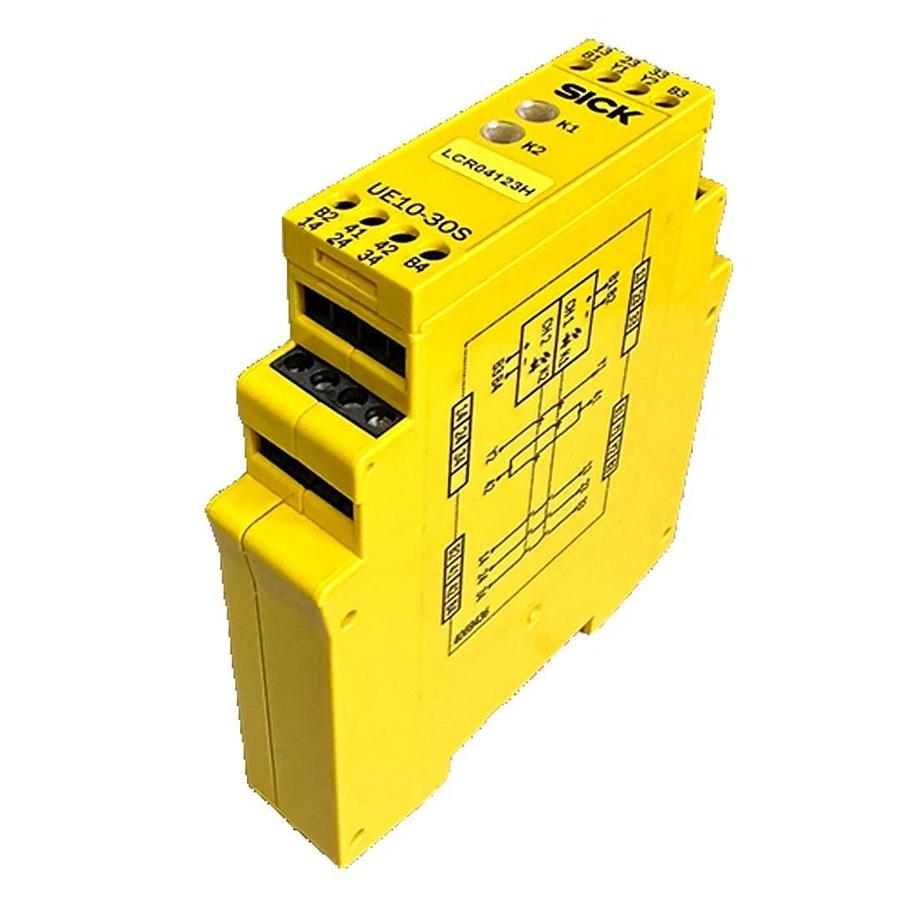 Used SICK UE10-3OS2D0 / UE103OS2D0 SAFETY RELAY 6024917 24VDC 2.4W UE10-3OS