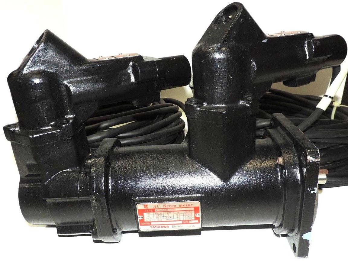 Used NEW YASKAWA USASGM-08 AC SERVO MOTOR USASGM08 W/ ENCODER CABLES
