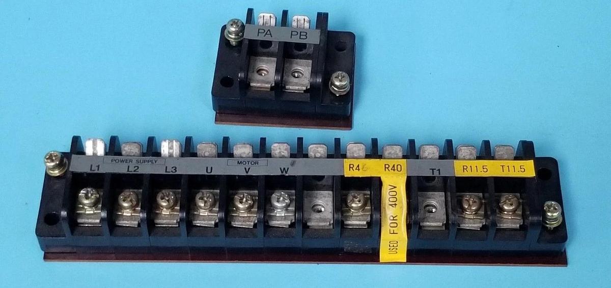Used LOT OF 2 KYOSHIN TERMINAL POWER STRIPS 12 TERMINAL & 2 TERMINAL