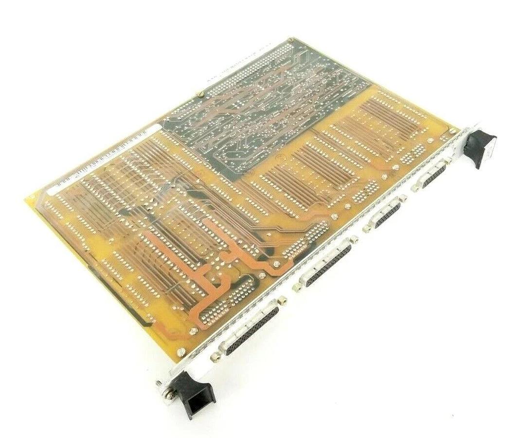 Used XYCOM 10332-00800 DIGITAL I/O BOARD 110551 70244-703 1033200800 70244703