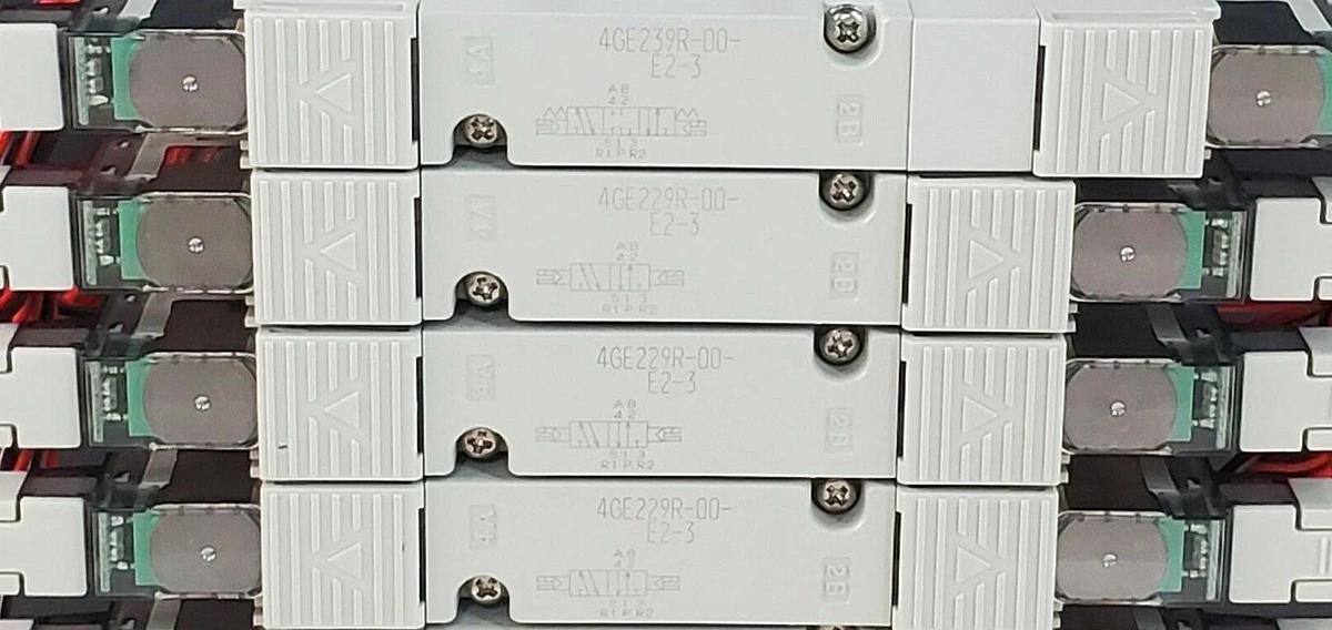 Used NIB CKD M4GE280R-06-E2-5-3 DISCRETE VALVE MANIFOLD ASSEMBLY M4GB120RC6E2HZ1D