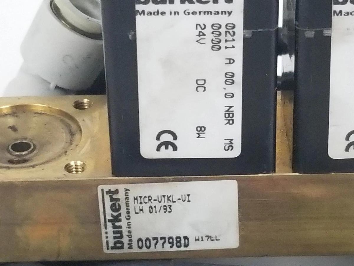 Used BURKERT 007798D SOLENOID BLOCK MICR-UTKL-UI W/ 00120617 HEADS 0211 A 00,0 NBR MS