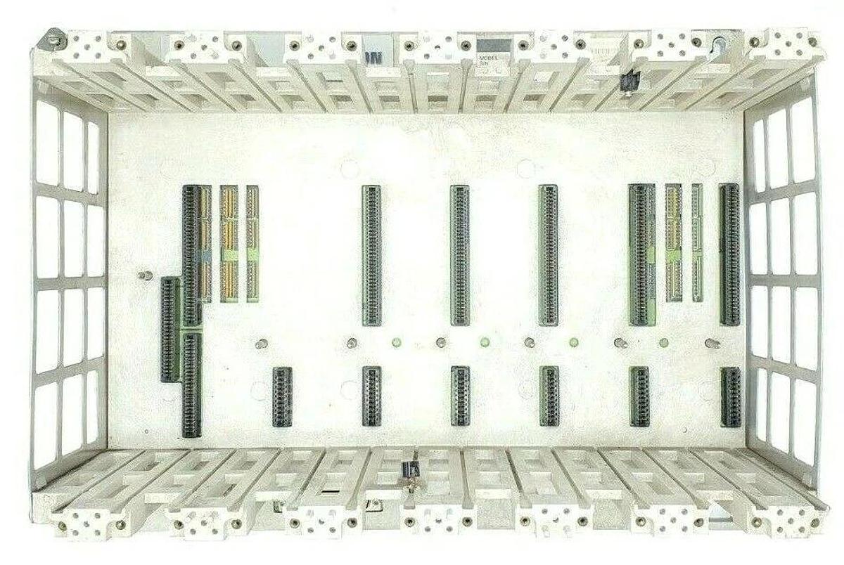 Used MODICON AS-9534-002 984 SERIES 7-SLOT CHASSIS RACK AS-H819-209