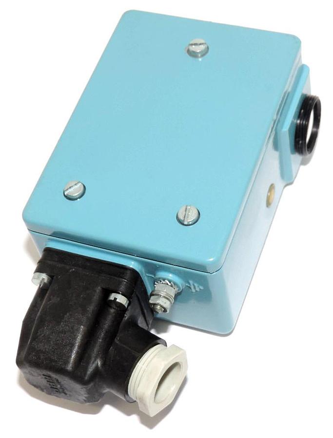 Used JAY ELECTRONIQUE REF. RGP 019 SENSOR V: 110-220 VOLTS, P: 8 METERS, RGP019