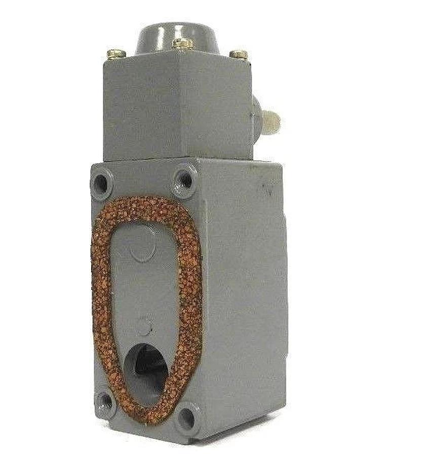 NEW ALLEN BRADLEY Z-16067 OPERATING HEAD W/ LIMIT SWITCH Z16067