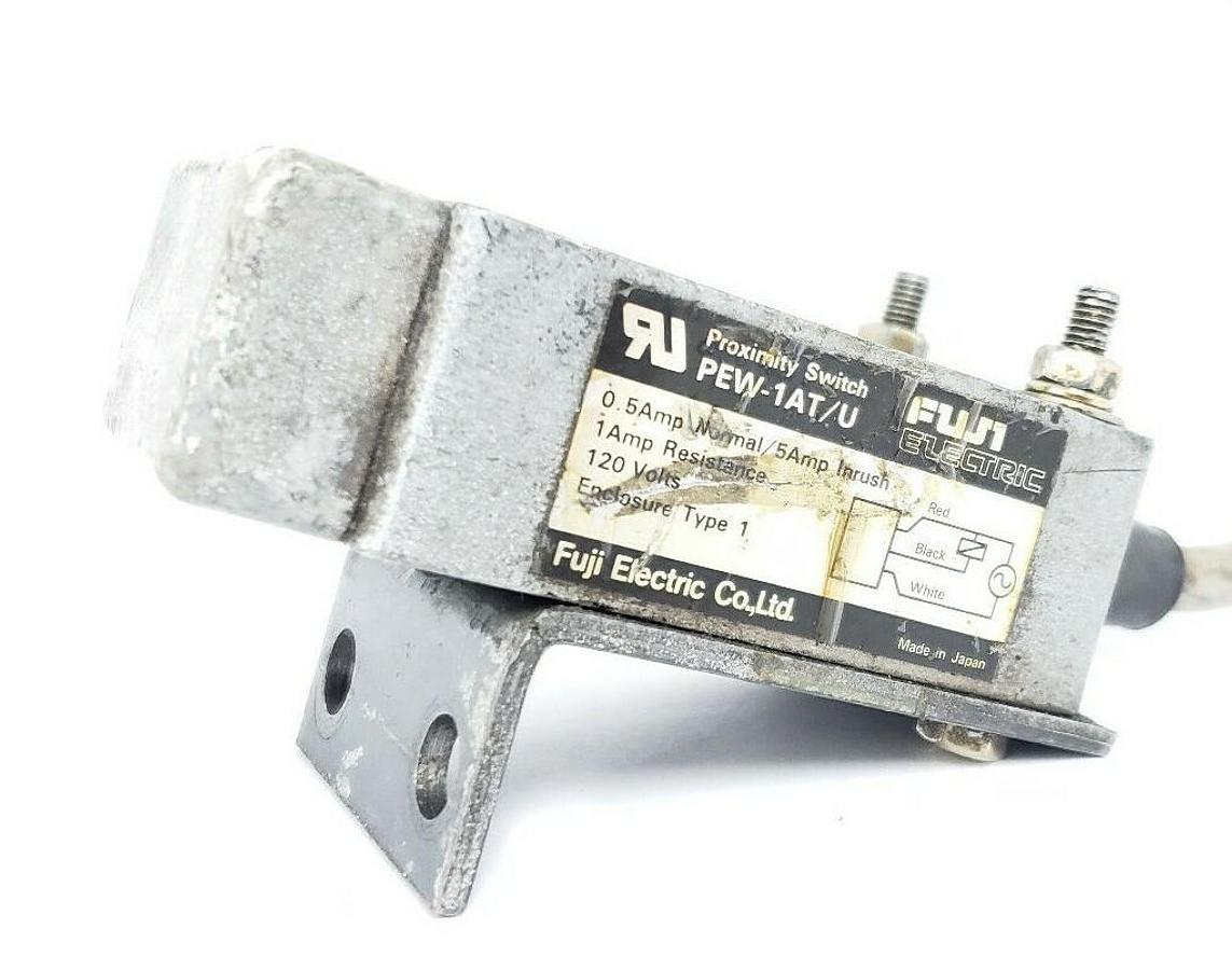 Used FUJI ELECTRIC CO. PEW-1AT/U PROXIMITY SWITCH W/ 11.5'' IN. CABLE & MOUTING ARM