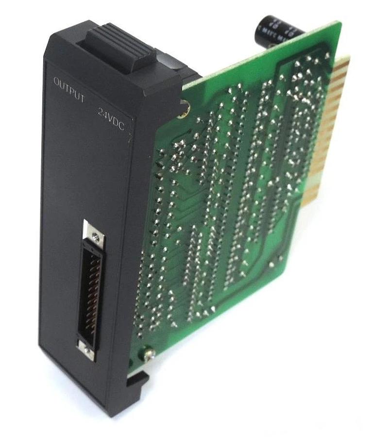 Used GE FANUC IC610MDL152A OUTPUT MODULE 24VDC 16 CIRCUITS