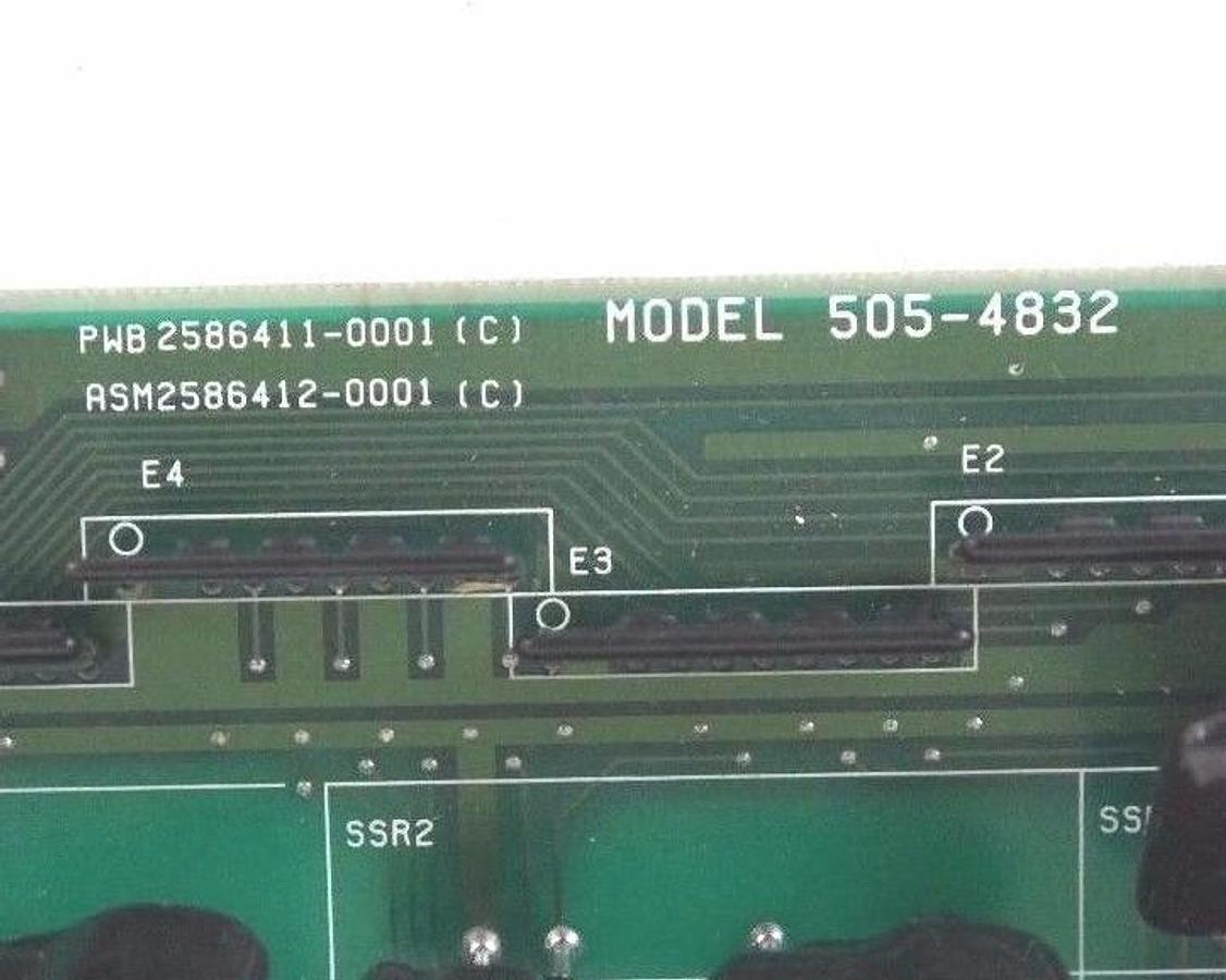 Used SIEMENS TEXAS INSTRUMENTS 505-4832 OUTPUT MODULE 32POINT DIGITAL 110-220VAC