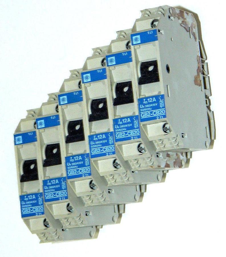 Used NEW, QTY OF 6, TELEMECANIQUE GB2-CB20 12A CIRCUIT PROTECTORS GB2CB20