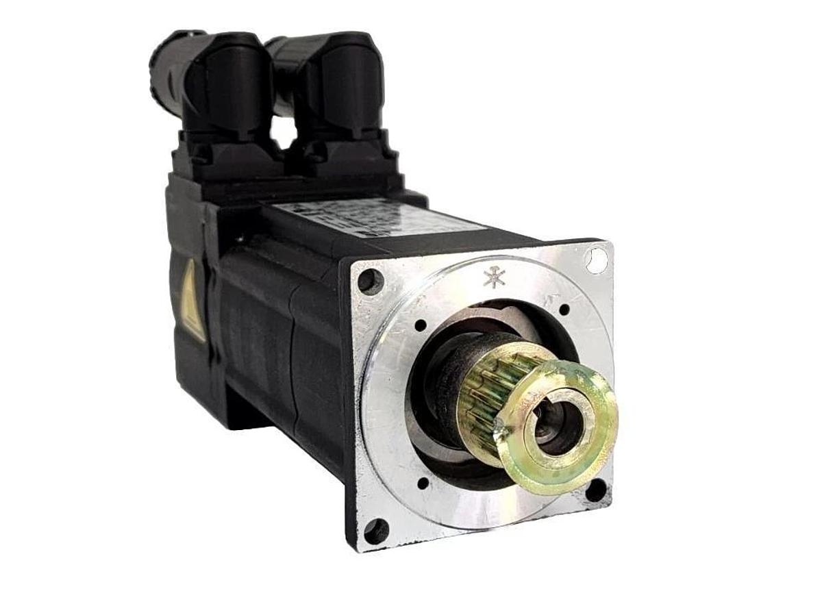 Used LENZE MCS 06F41LRS0B0-B11N-ST5S00N-R2SU SERVO MOTOR ID. NR. 13250111