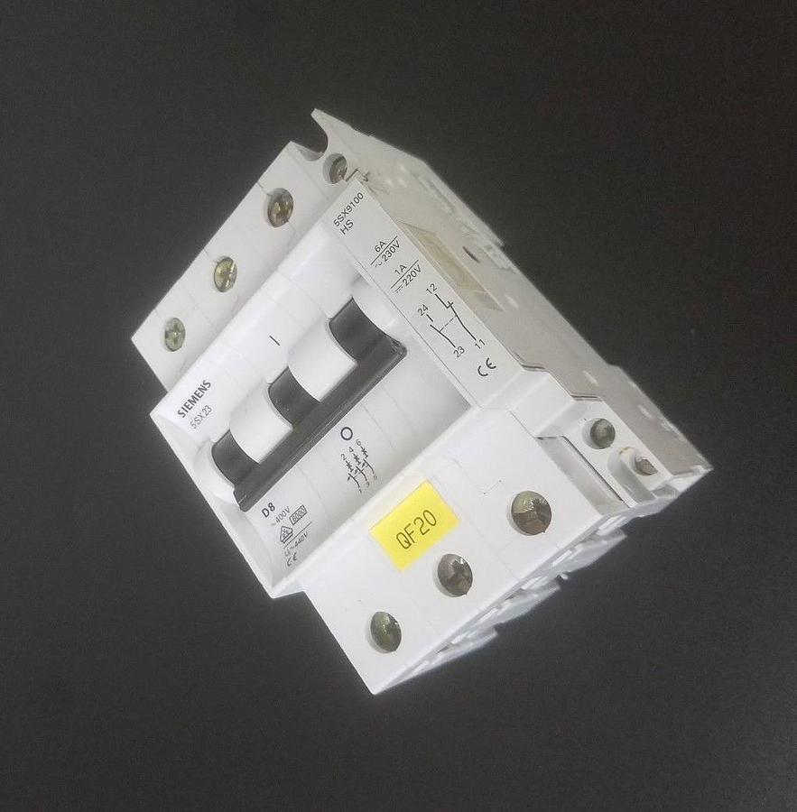 Used SIEMENS 5SX23 CIRCUIT BREAKER 5SX23D8, 400V, 8A, 3P W/ 5SX9100-HS CONTACT BLOCK