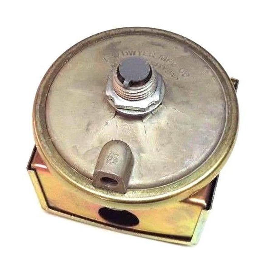 Used DWYER 1823-20 LOW DIFFERENTIAL SWITCH 182320