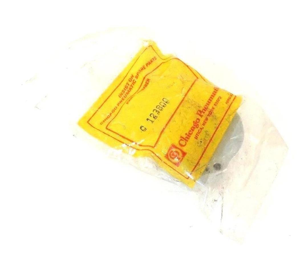 Used LOT OF 4 NEW CHICAGO PNEUMATIC C 123800 END PLATES