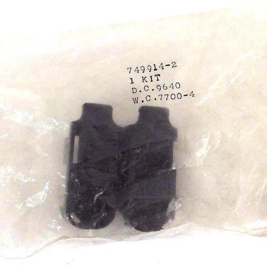 Used LOT OF 6 NEW AMP 749914-2 CONNECTOR DB9 BACKSHELL/CABLE CLAMP BLACK KIT