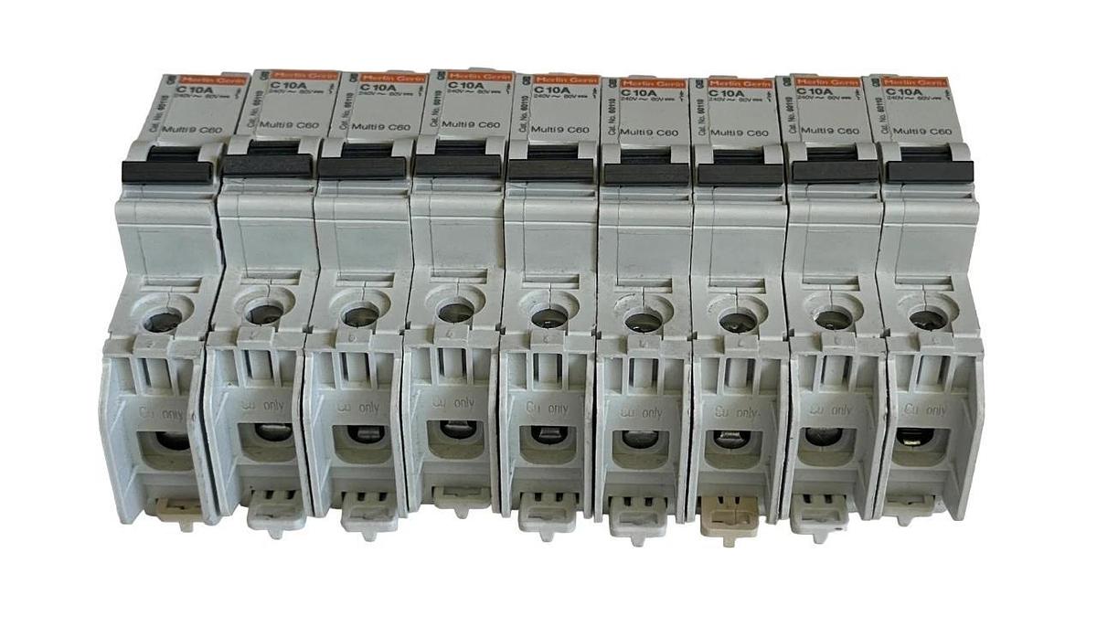 Used 9 MERLIN GERIN 60110 / C10A Multi9 C60 CIRCUIT BREAKERS 240V 1POLE 10A C-CURVE