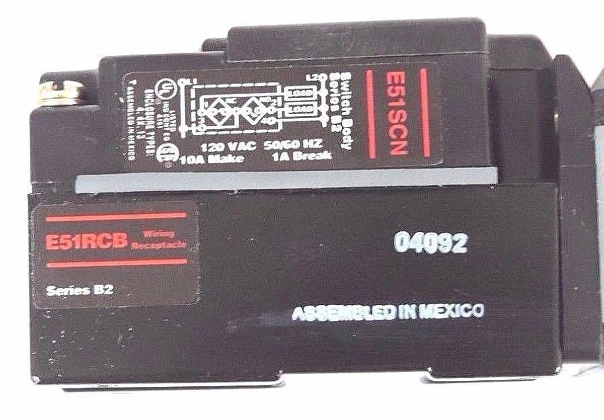 NIB CUTLER-HAMMER E51CNP3 PHOTOELECTRIC SENSOR SER. B2