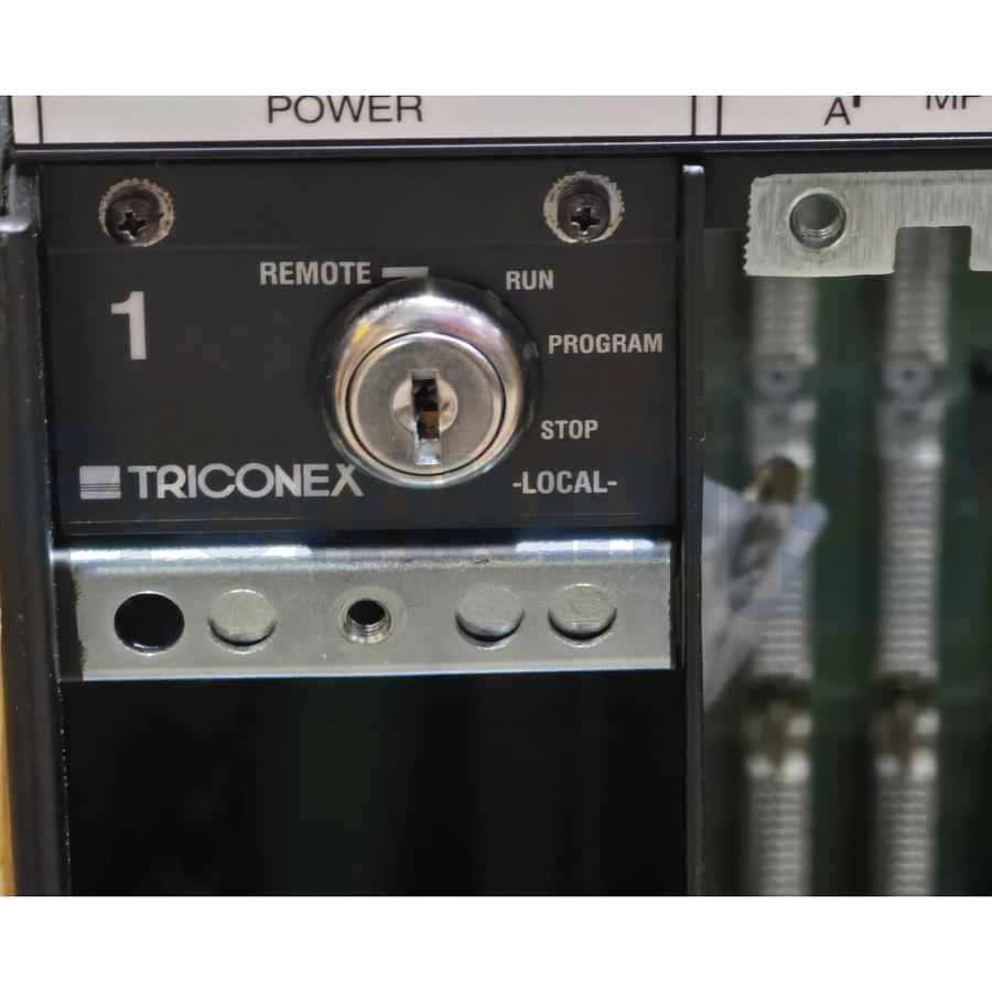 Used Triconex 8110 EcoStruxure Tricon SIS High Density Main Chassis 3000602-100 NEW