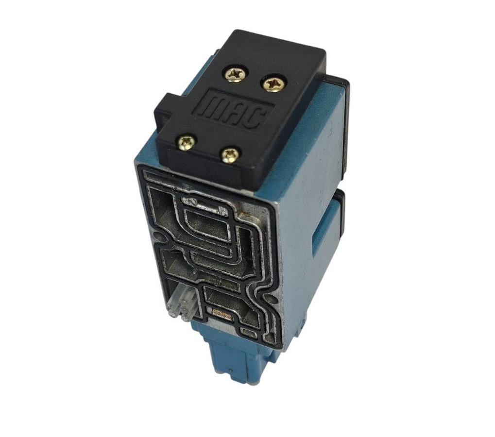 Used MAC 82A-AC-000-TM-DDAP-1DA / 82AAC000TMDDAP1DA SOLENOID VALVE 24VDC 5.4W