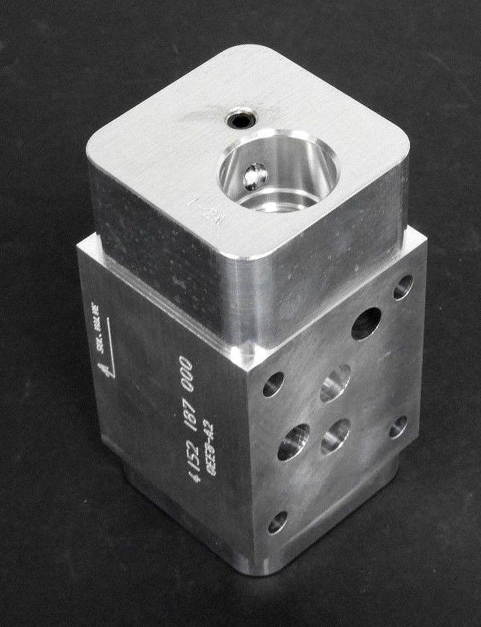 NEW SUN HYDRAULICS 4152187000 SOELNOID VALVE MANIFOLD BLOCK 0EE8-A2
