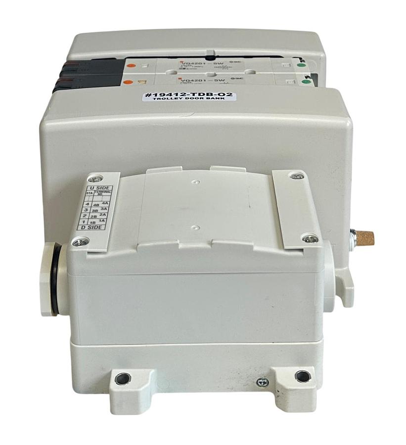 Used SENTRY SMC 19412-TDB-O2 / 19412-TDB-02 PNEUMATIC TROLLEY DOOR BANK 2-PORT NSNP