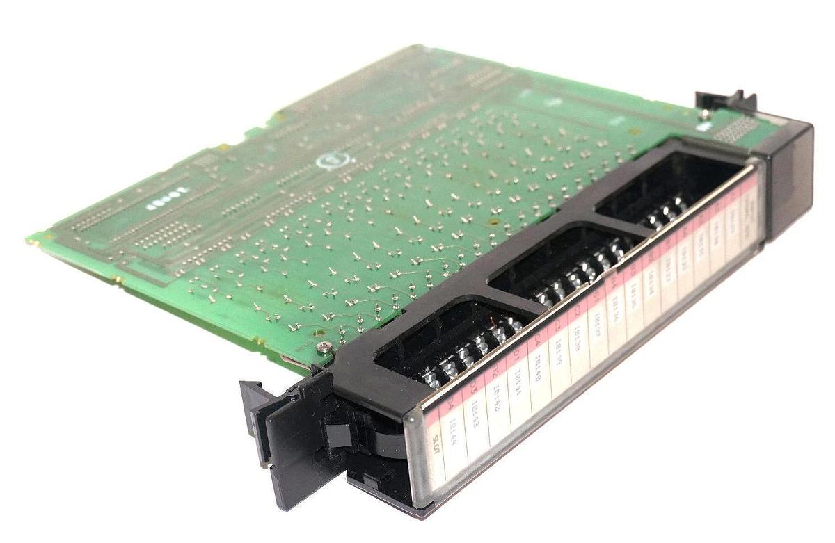 Used GE FANUC IC697MDL240B INPUT MODULE 120VAC IC697MDL240