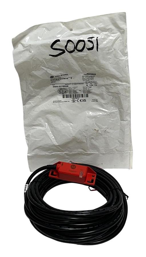 Used ALLEN BRADLEY 440N-Z21SS2B /B SensaGuard NON-CONTACT SWITCH 24VDC 10M NSMP *READ