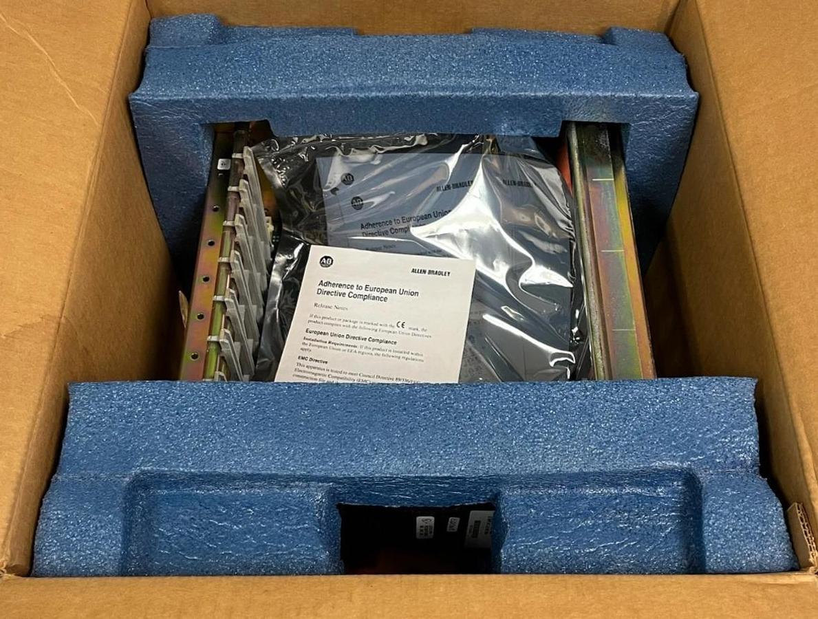 Allen-Bradley 1771-A2B /B PLC-5 8-Slot I/O Chassis 1771A2B Remanufactured