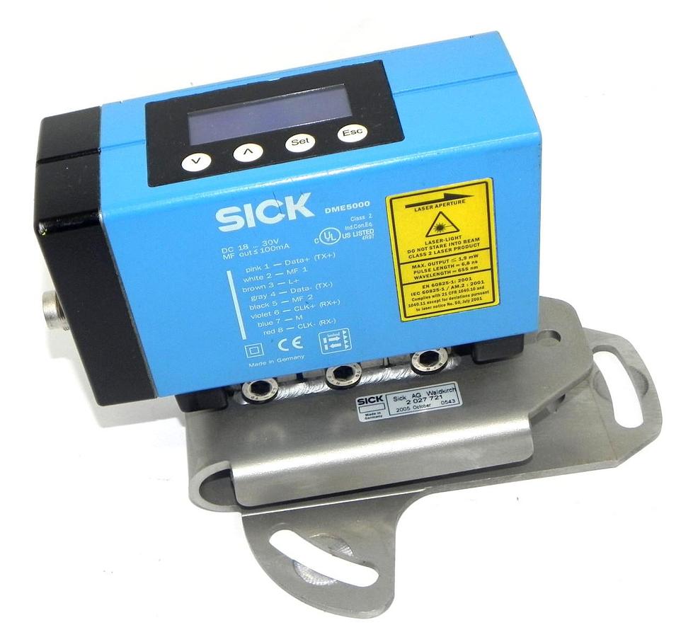 Used SICK OPTIC DME5000-111 DISTANCE MEASURING DEVICE 1022949 DME5000111 W/BRACKET