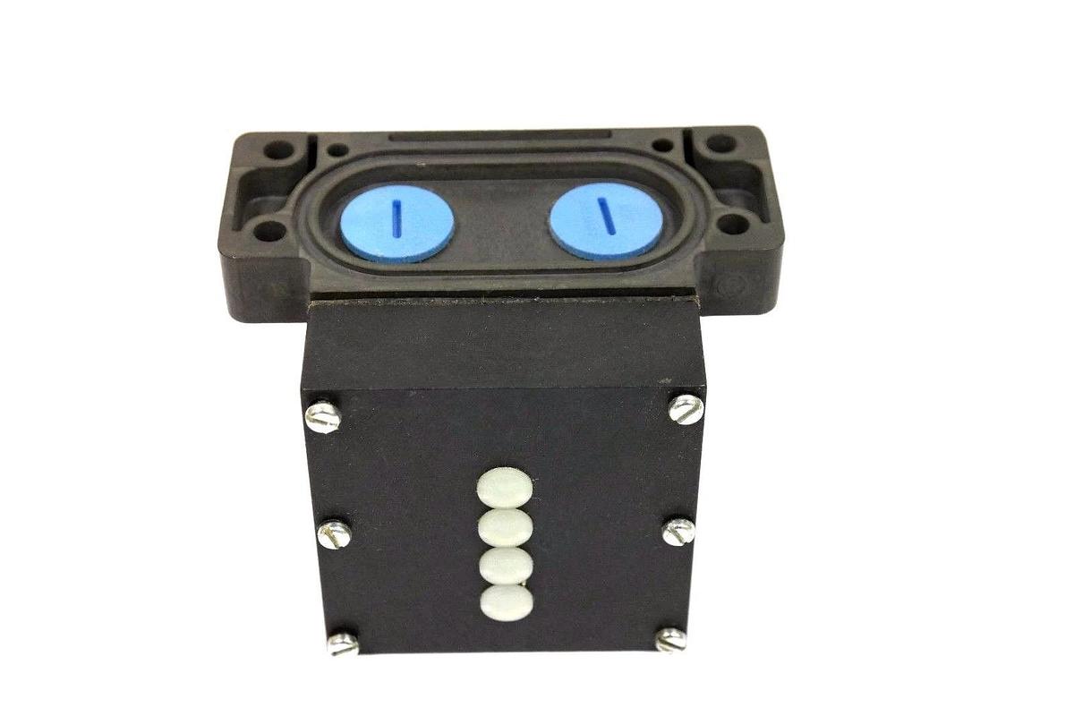 Used NIB BALLUFF BNS 819-D04-R12-62-10-FE SWITCH BNS01KK 130637 BNS819D04R126210FE
